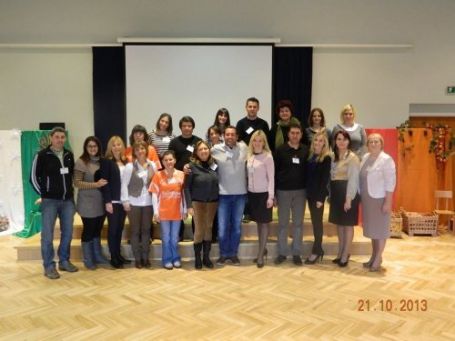 GROUP PHOTO of all 7 schools participating in the Wonders of Solstice project.